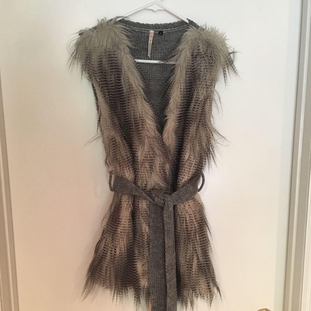 Faux fur knit fashion vest